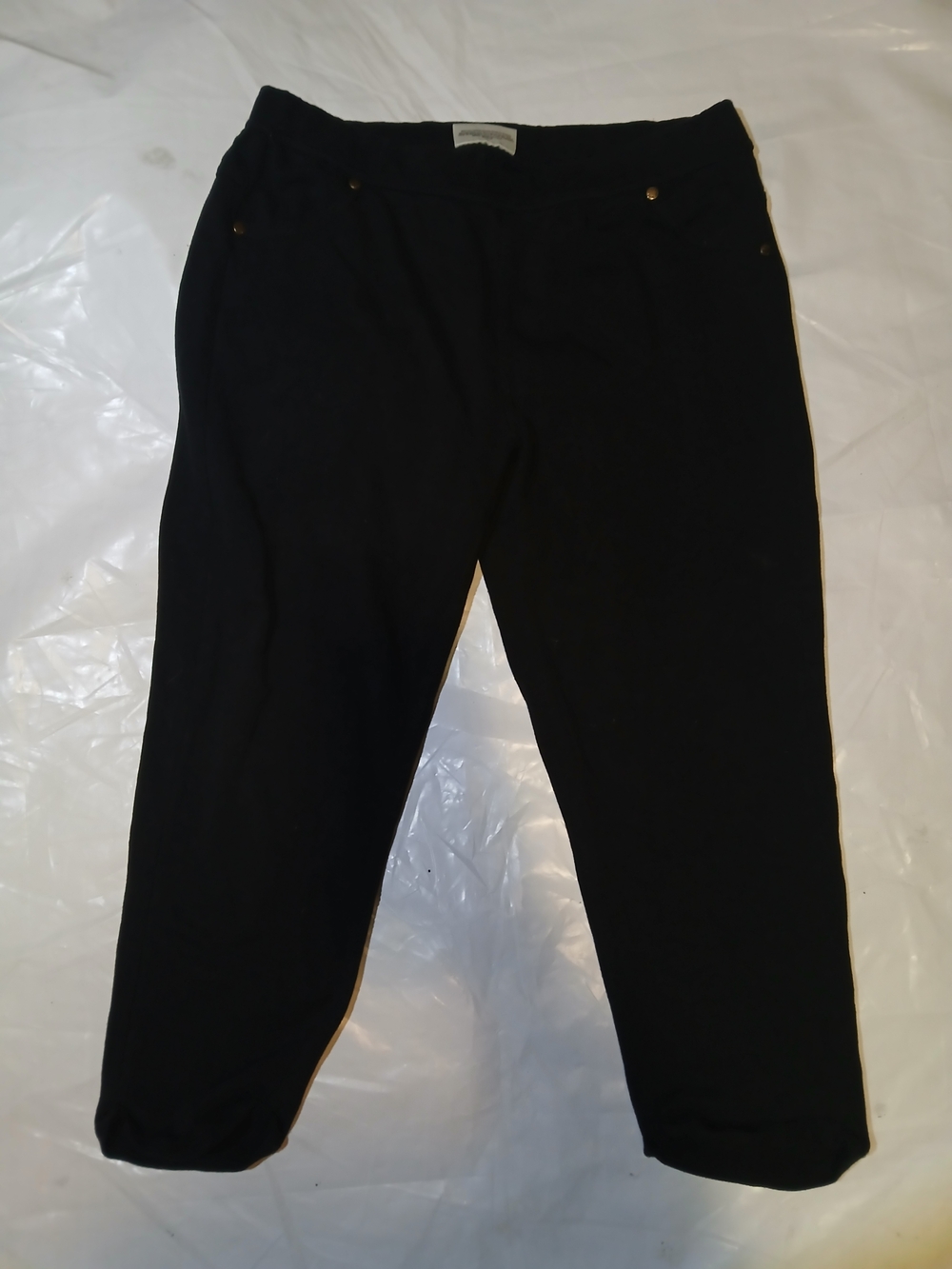 Bobbie Brooks Black Capris | Pull‑On Stretch Cropped Pants | Size L